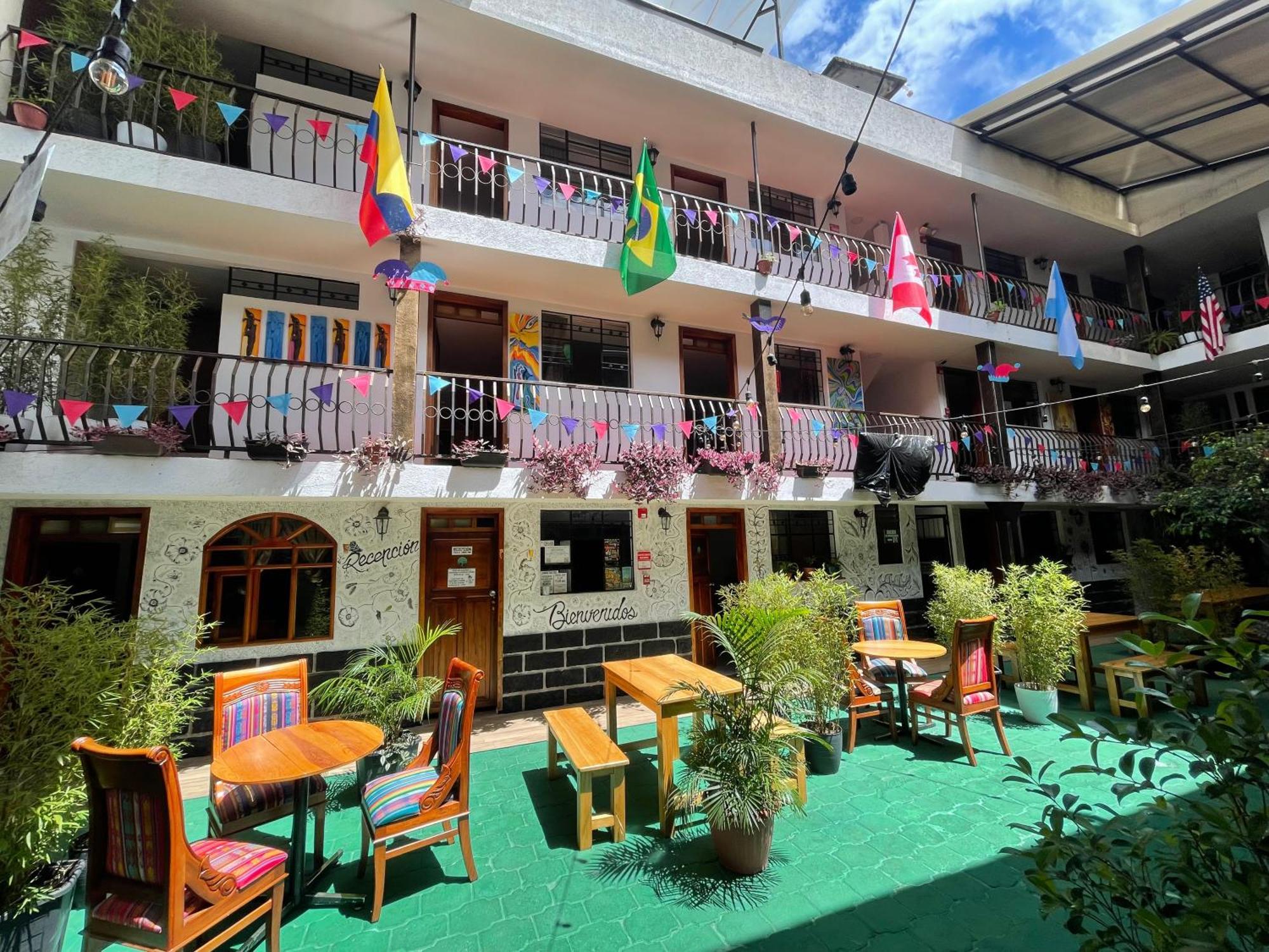 El Jardin Escondido Party Hostel Baños Exterior foto
